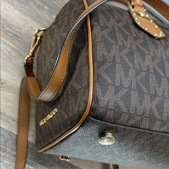 0301 Michael Kors Brown Signature Satchel 253640301 - Picture 11 of 14